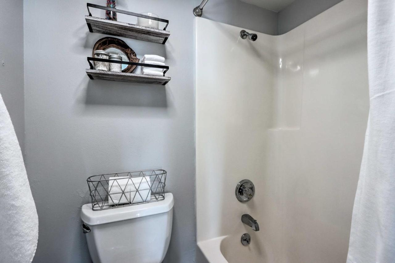 Osage Beach Condo With Pool Access And Lake Views 외부 사진
